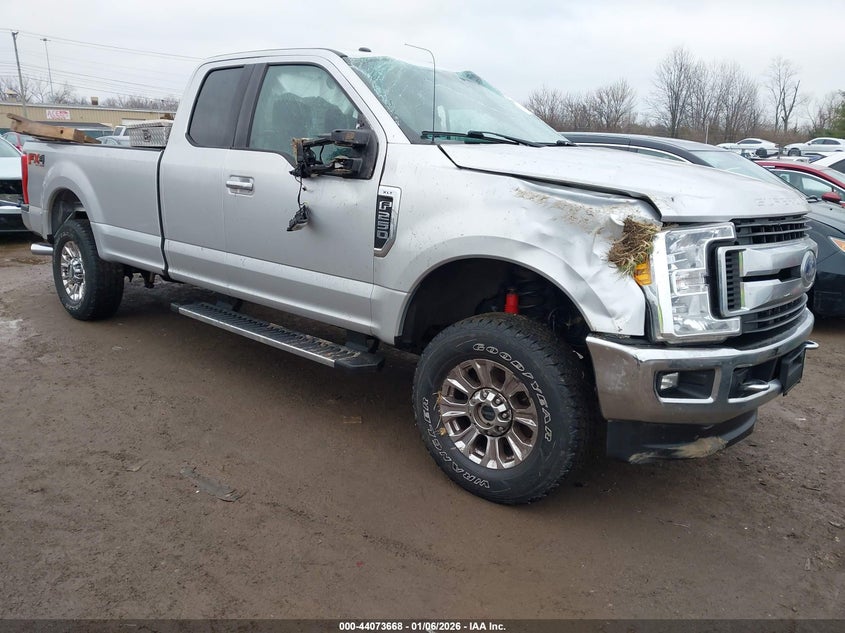 1FT7X2B65HEE80249 2017 Ford F-250 Xlt auction photo 1