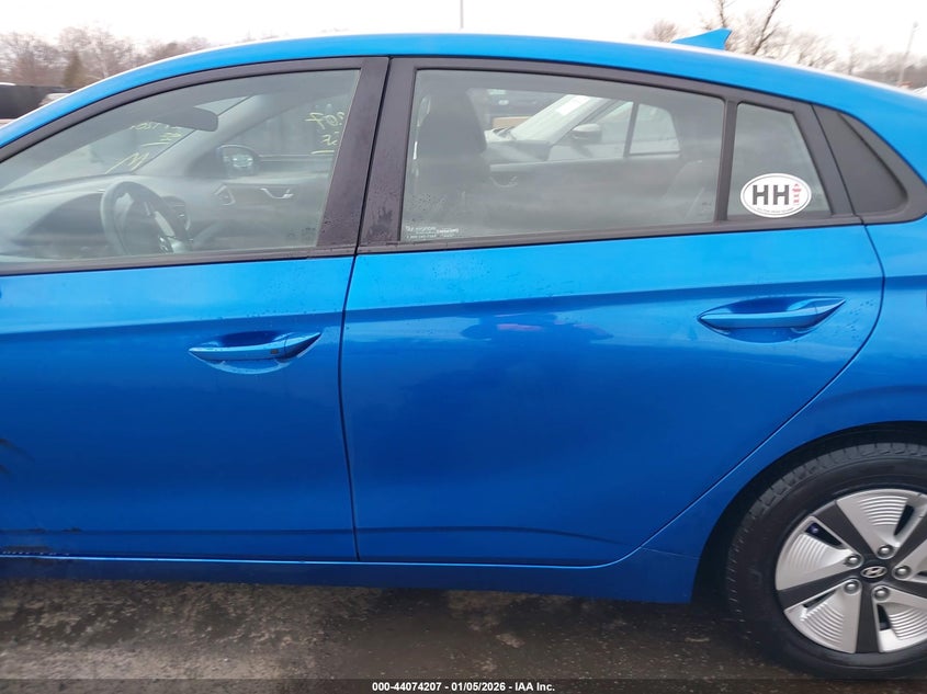 VIN KMHC65LC5HU031792 2017 HYUNDAI IONIQ HYBRID BLUE