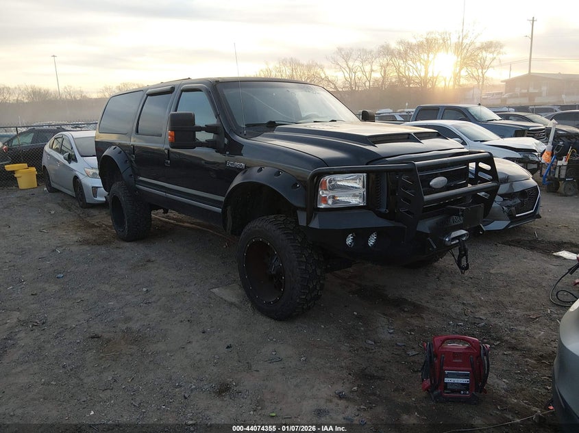 FORD EXCURSION 2005. Lot# 44074355. VIN 1FMSU43PX5ED47841. Photo 1