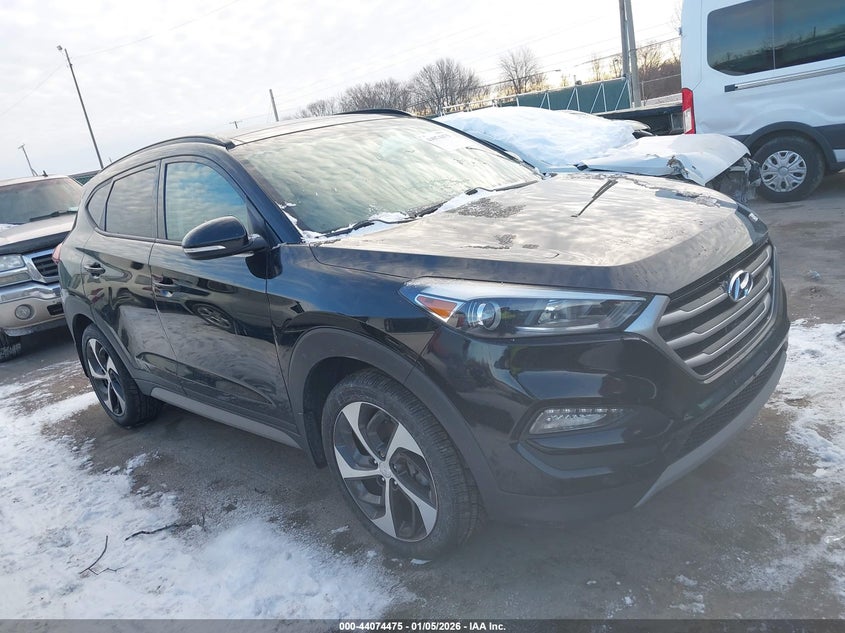 KM8J3CA25JU676818 2018 Hyundai Tucson Value auction photo 1