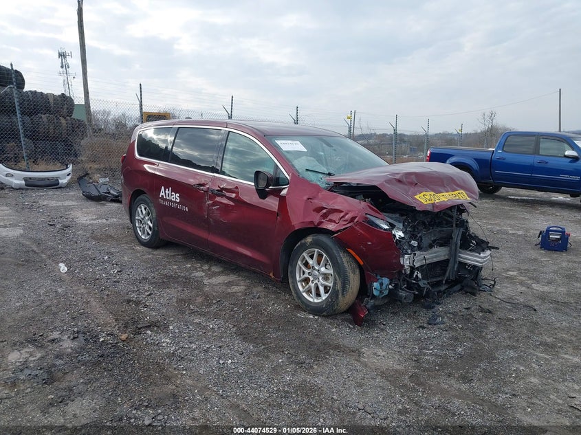 2022 Chrysler Voyager Lx
