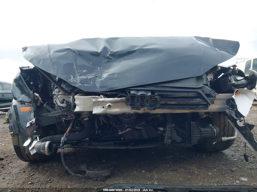 2019 AUDI A4 auction photo 6