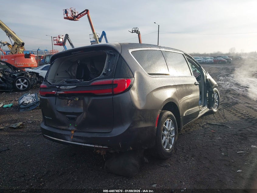 2023 Chrysler Pacifica Touring L