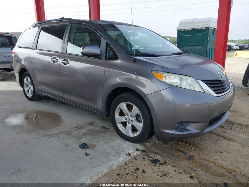 5TDKK3DC4BS118271 2011 Toyota Sienna Le V6 auction photo 1