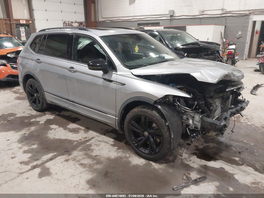 2023 Volkswagen Tiguan 2.0T Se R-Line Black