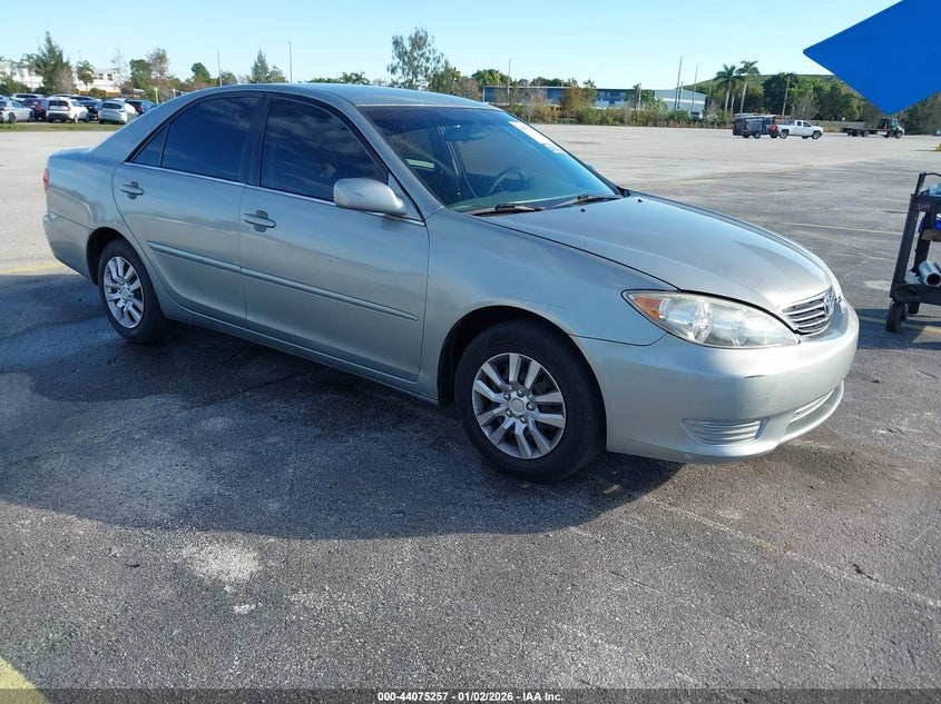 4T1BE32K45U632473 2005 Toyota Camry Le auction photo 1