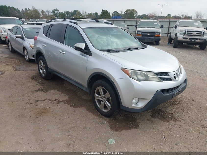 2T3WFREV7FW154694 2015 Toyota Rav4 Xle auction photo 1
