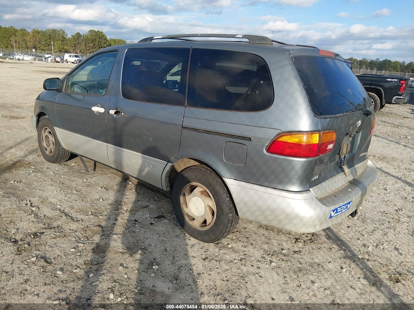 1999 Toyota Sienna Xle