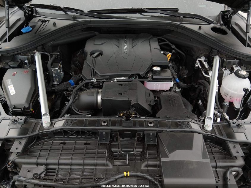 2026 Genesis GV70 - KMUMADTB9TU255873