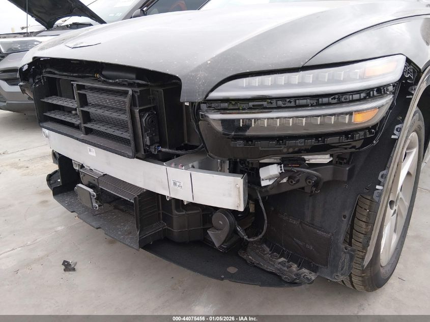 2026 Genesis GV70 - KMUMADTB9TU255873