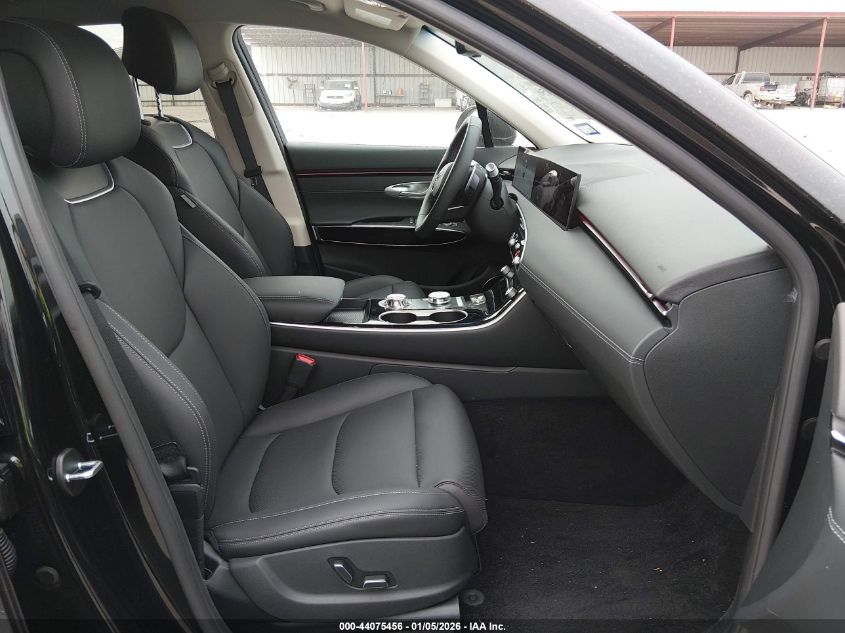 2026 Genesis GV70 - KMUMADTB9TU255873