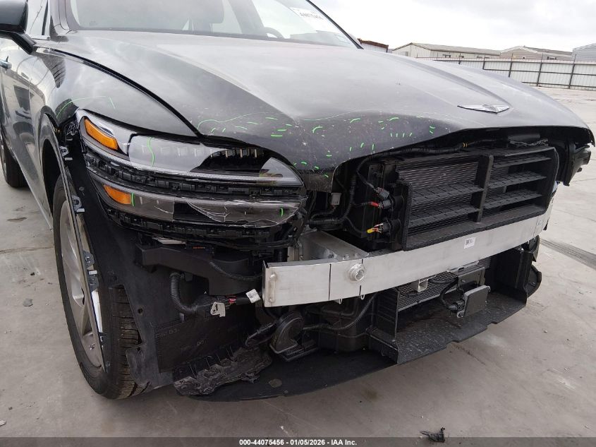 2026 Genesis GV70 - KMUMADTB9TU255873