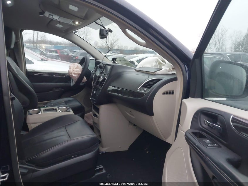 2015 Chrysler Town & Country Touring