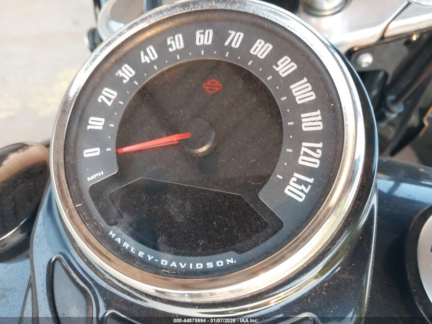 VIN 1HD1YBK19JC017120 2018 HARLEY-DAVIDSON FLHCS HERITAGE CLASSIC 114