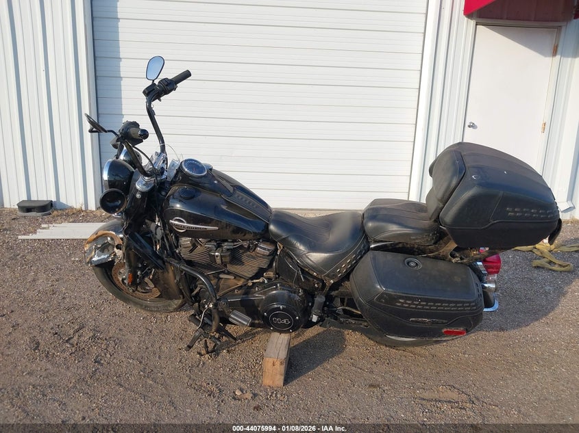 2018 Harley-Davidson Flhcs Heritage Classic 114 VIN: 1HD1YBK19JC017120 Lot: 44075994