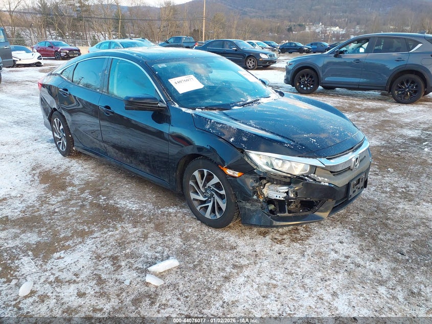 2HGFC2F7XJH561984 2018 Honda Civic Ex auction photo 1