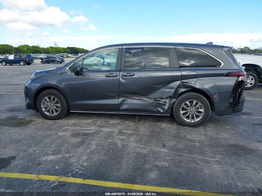 2025 Toyota Sienna - 5TDKRKEC5SS225544