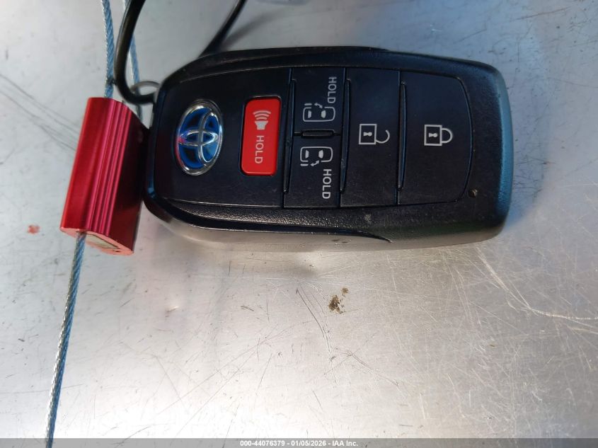 2025 Toyota Sienna - 5TDKRKEC5SS225544