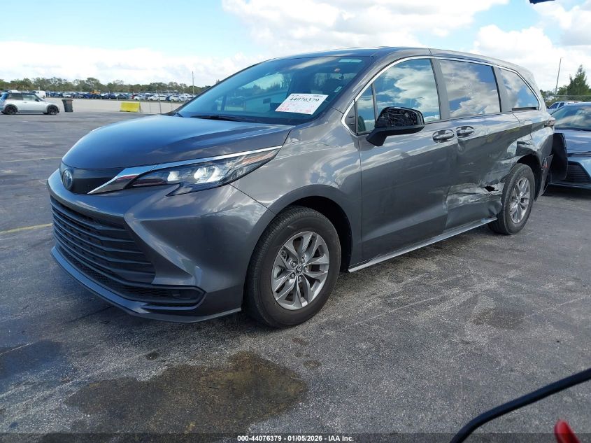 2025 Toyota Sienna - 5TDKRKEC5SS225544