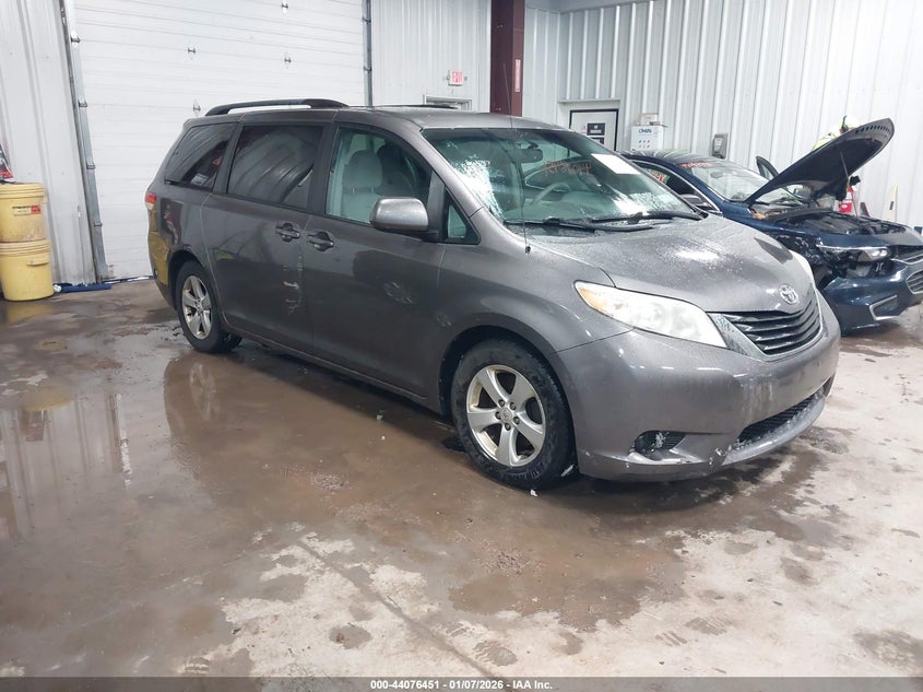 5TDKK3DC8BS019050 2011 Toyota Sienna Le V6 auction photo 1