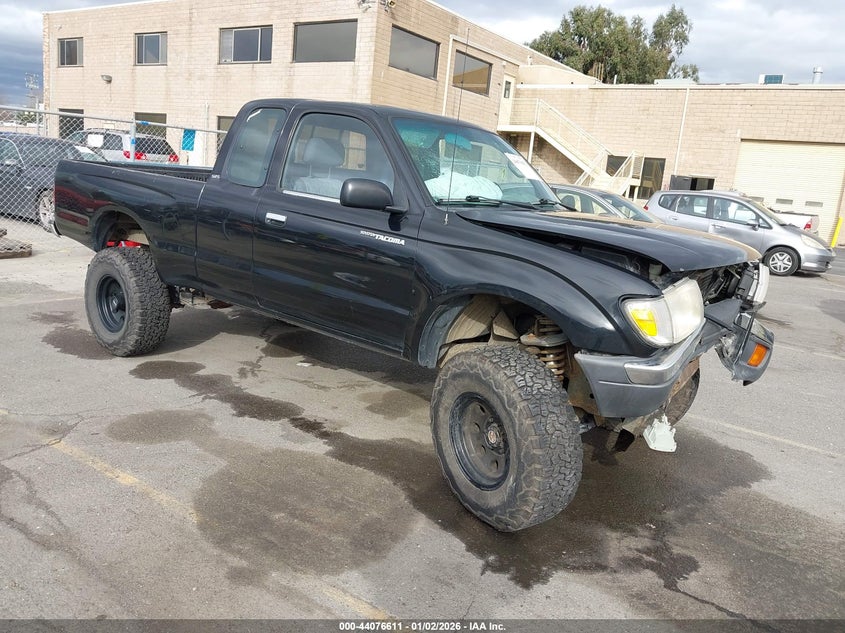 4TAWM72N2WZ153575 1998 Toyota Tacoma auction photo 1