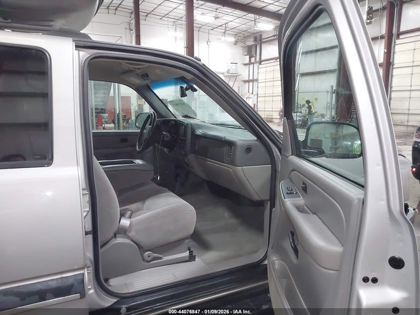 2004 Chevrolet Suburban 1500 Ls