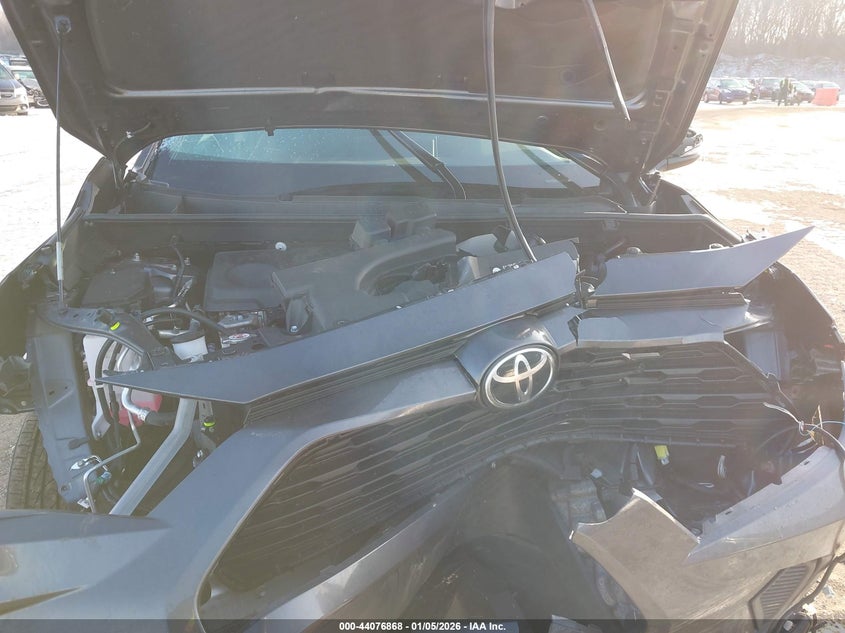 VIN 2T3P1RFV1NW295194 2022 TOYOTA RAV4 XLE