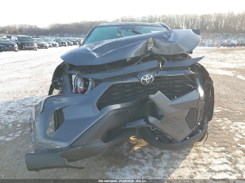 VIN 2T3P1RFV1NW295194 2022 TOYOTA RAV4 XLE