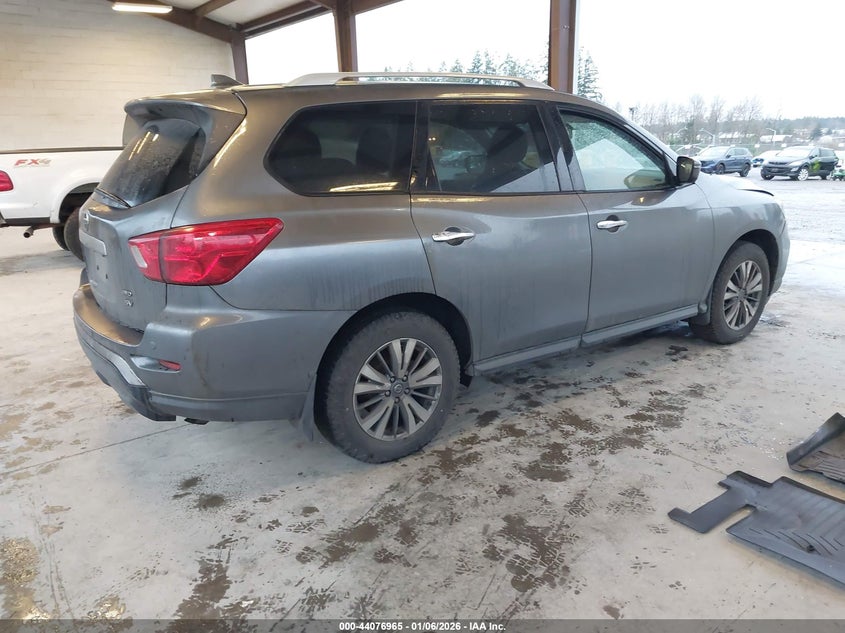 2019 Nissan Pathfinder Sv