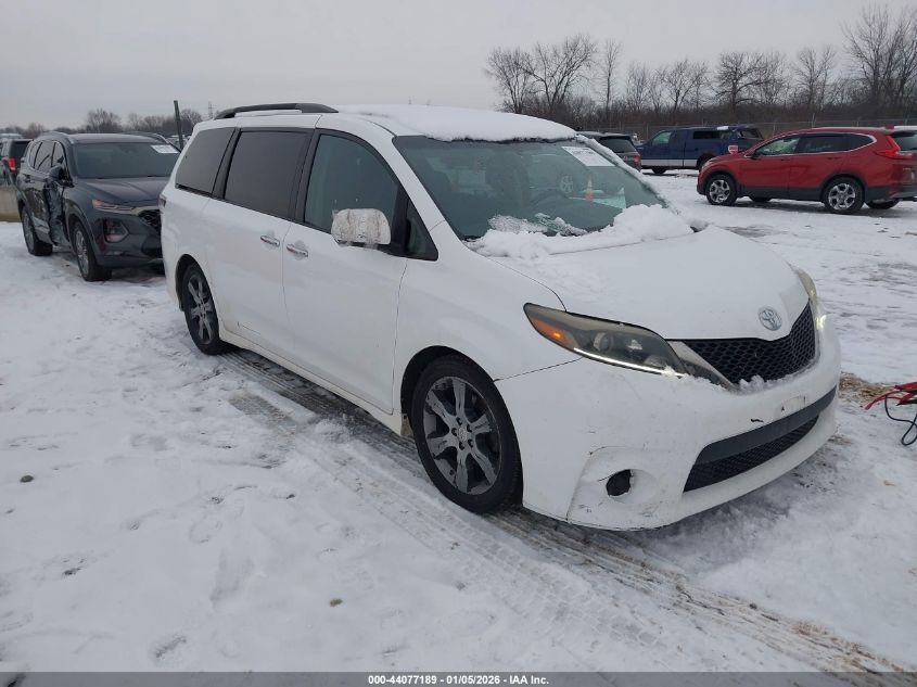 2015 Toyota Sienna Se 8 Passenger