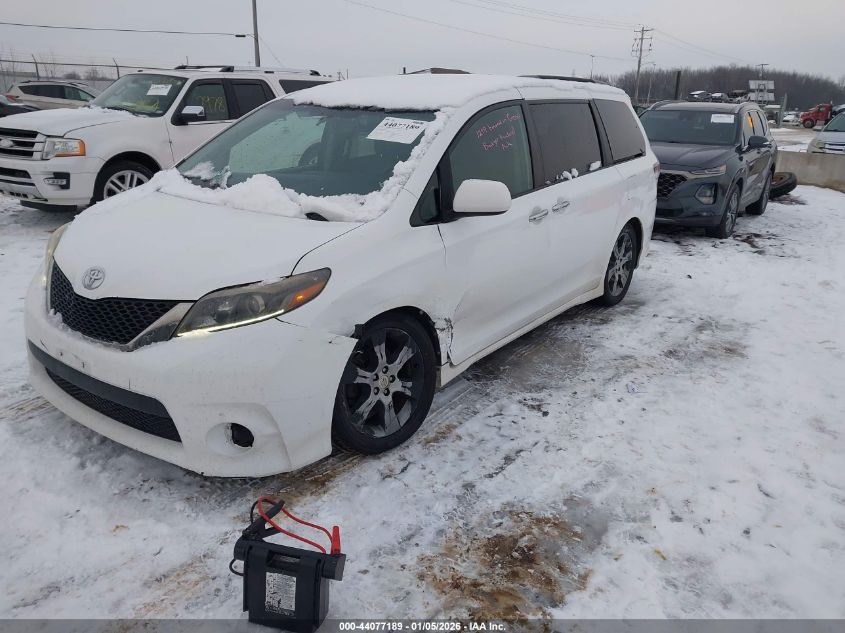 2015 Toyota Sienna Se 8 Passenger