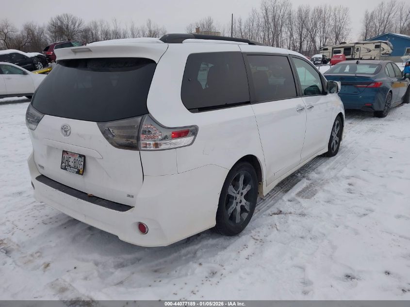 2015 Toyota Sienna Se 8 Passenger