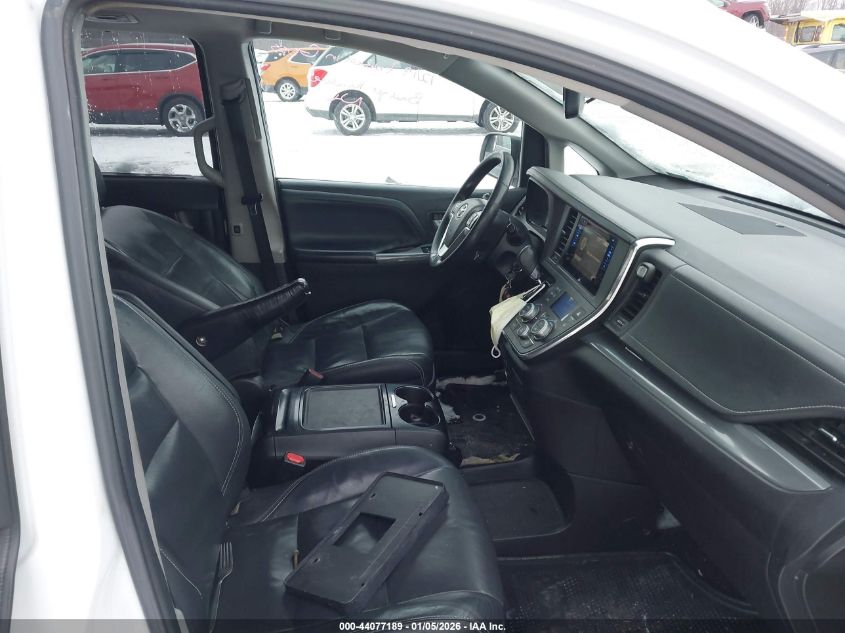 2015 Toyota Sienna Se 8 Passenger