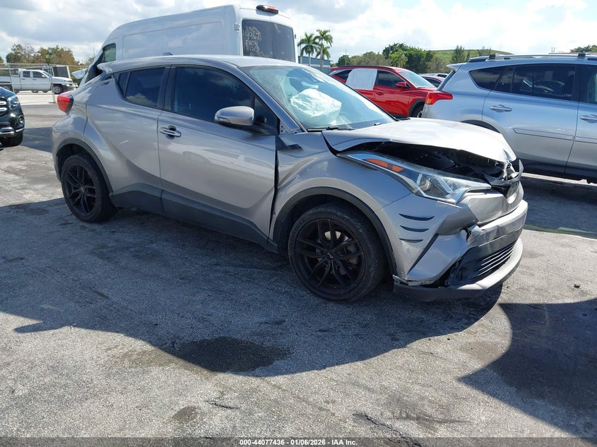 2019 TOYOTA C-HR LE