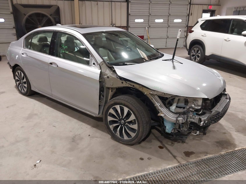 HONDA ACCORD HYBRID 2015. Lot# 44077542. VIN 1HGCR6F73FA014781. Photo 1