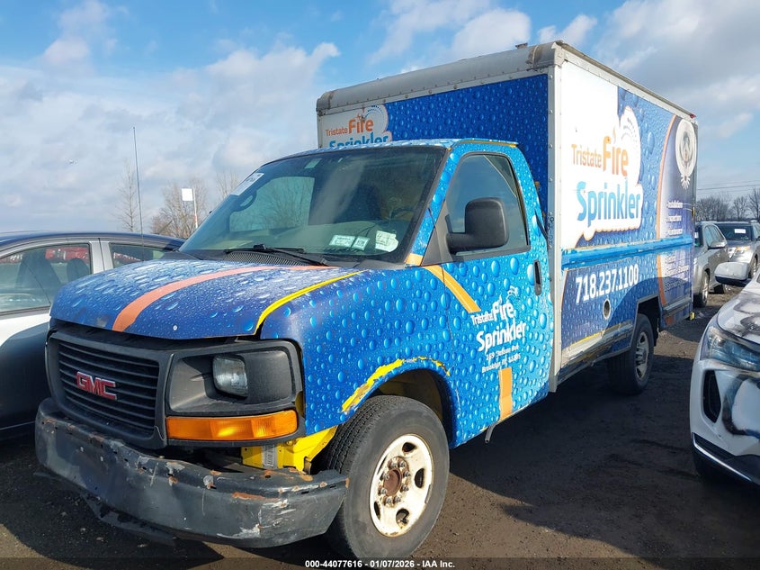 2010 GMC Savana Cutaway Work Van