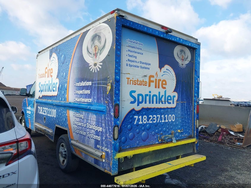 2010 GMC Savana Cutaway Work Van