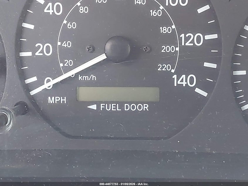 2000 Toyota Camry Le V6 VIN: JT2BF22K4Y0261184 Lot: 44077753