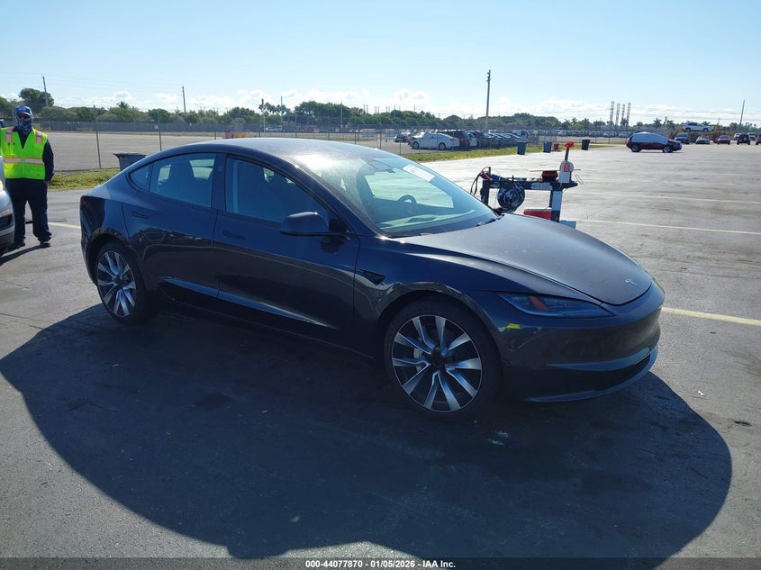 2025 Tesla Model 3 Long Range Rear-Wheel Drive/Standard Rear-Wheel Drive