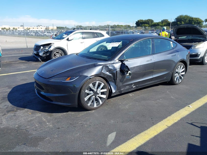 2025 Tesla Model 3 Long Range Rear-Wheel Drive/Standard Rear-Wheel Drive