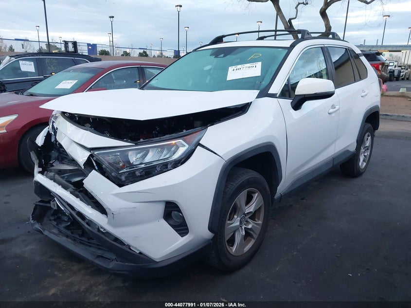 VIN 2T3W1RFV3MC094134 2021 TOYOTA RAV4 XLE