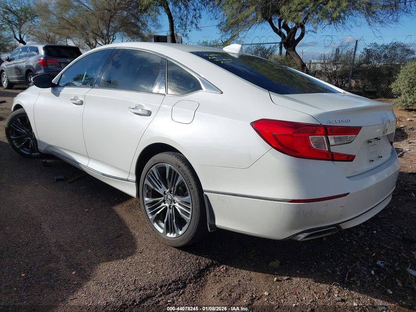 VIN 1HGCV2F95JA030818 2018 HONDA ACCORD TOURING 2.0T