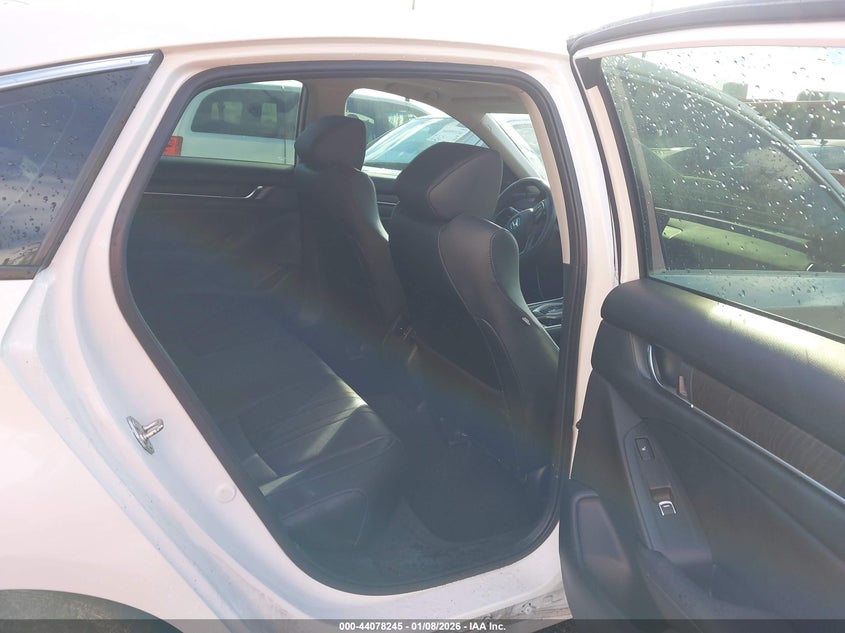 VIN 1HGCV2F95JA030818 2018 HONDA ACCORD TOURING 2.0T