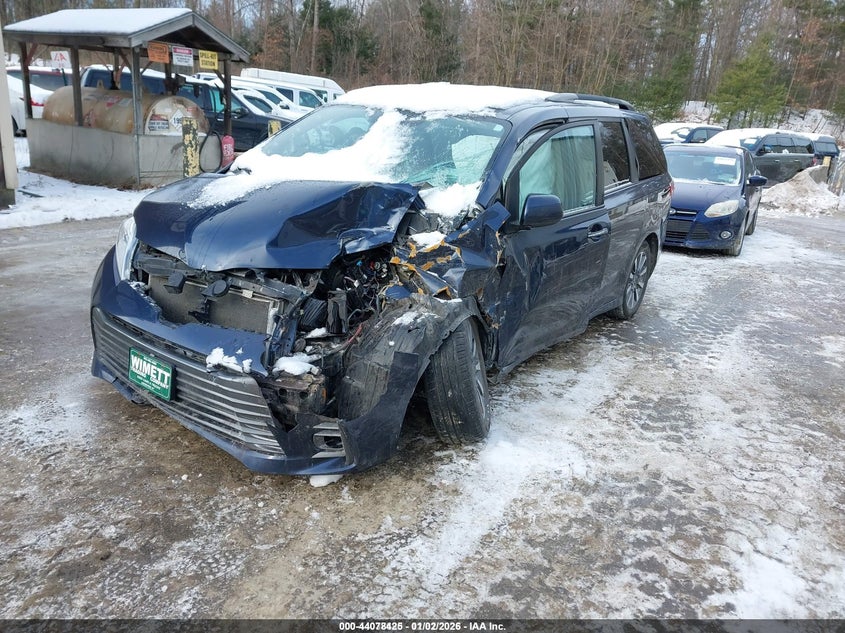 VIN 5TDDZ3DC4LS246421 2020 TOYOTA SIENNA XLE