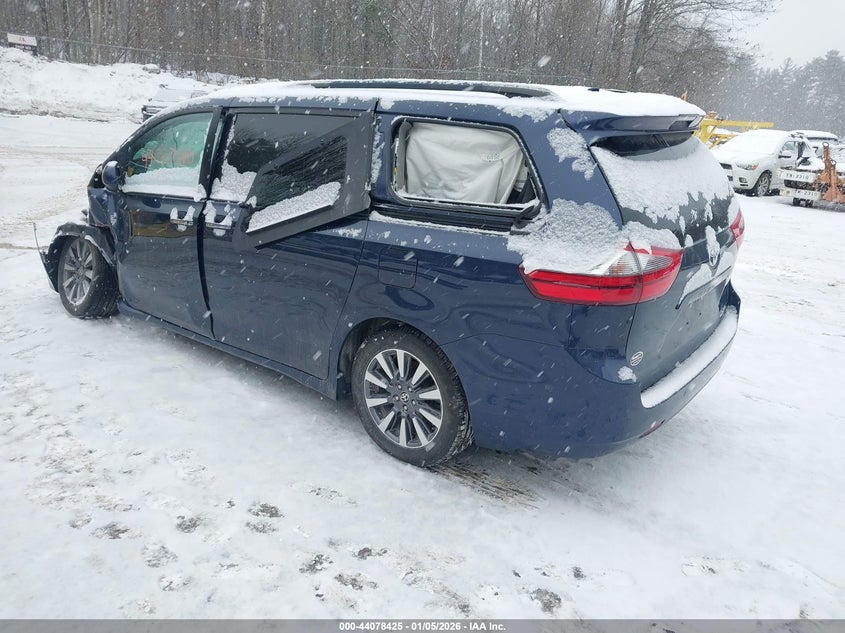 VIN 5TDDZ3DC4LS246421 2020 TOYOTA SIENNA XLE