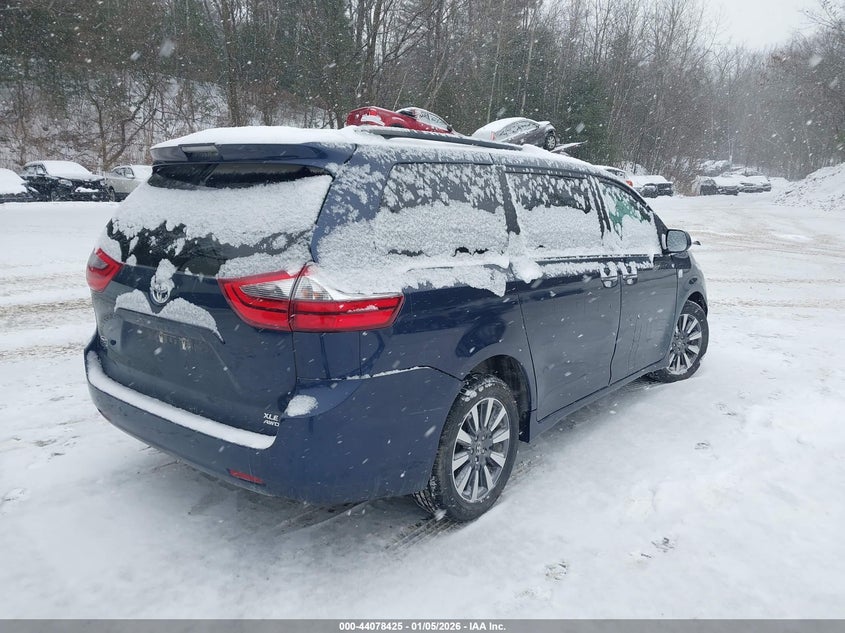 VIN 5TDDZ3DC4LS246421 2020 TOYOTA SIENNA XLE