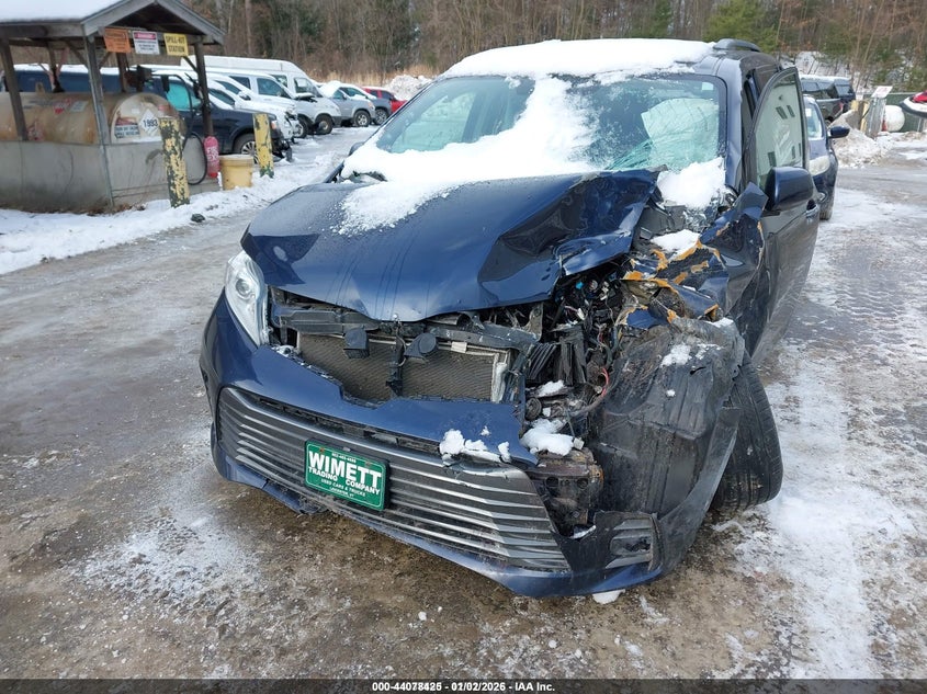 VIN 5TDDZ3DC4LS246421 2020 TOYOTA SIENNA XLE