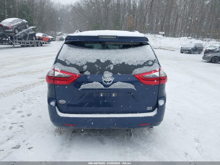 2020 TOYOTA SIENNA XLE · Фото 14