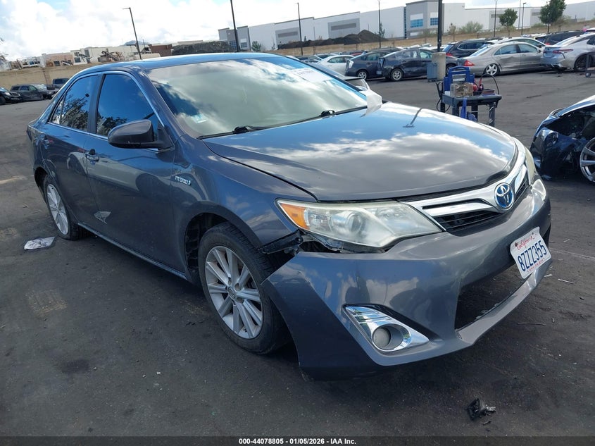 2014 Toyota Camry Hybrid Xle