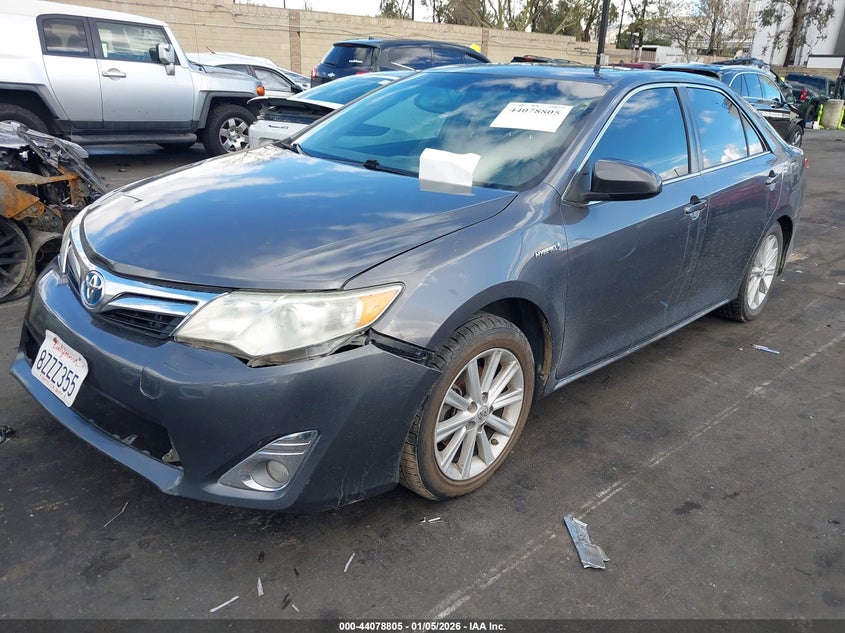 2014 Toyota Camry Hybrid Xle